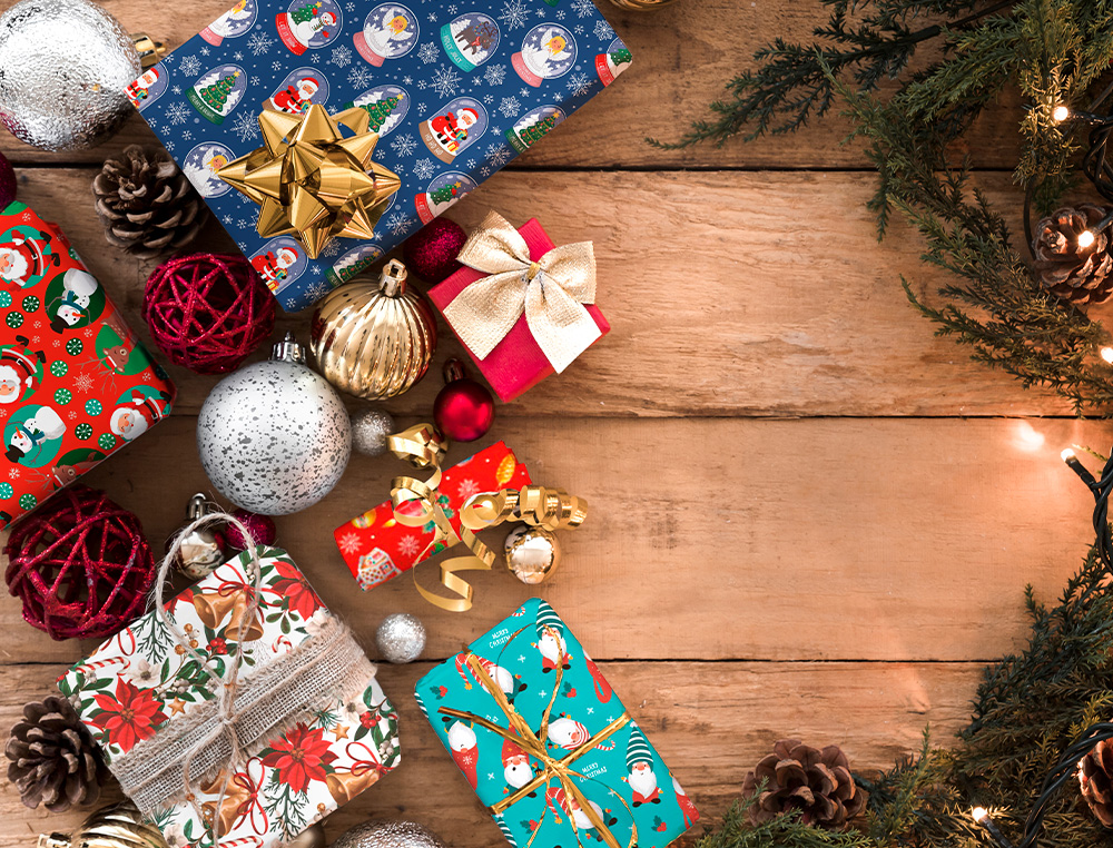 PAPEL DE REGALO LIDERPAPEL NAVIDAD ROLLO ANCHO 70 CM LONGITUD 2 MT GRAMAJE 60 GR DISEOS SURTIDOS C-2025
