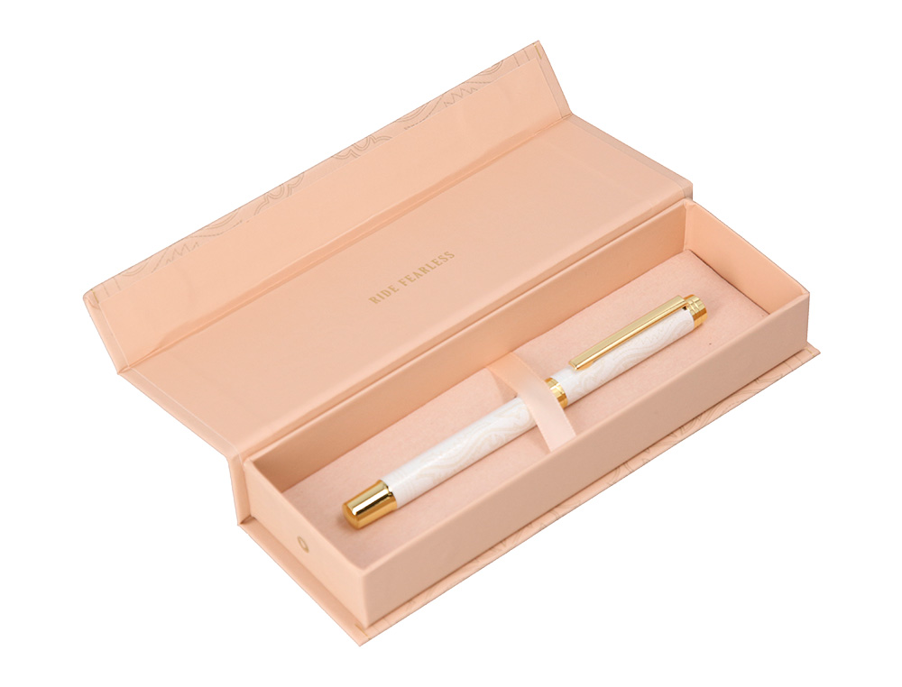 ROLLER BELIUS WILD WEST ALUMINIO COLOR CREMA DORADO TINTA COLOR NEGRO CAJA DE DISEÑO